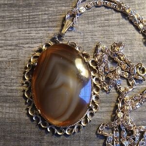 Elegant Brown Pendant Necklace